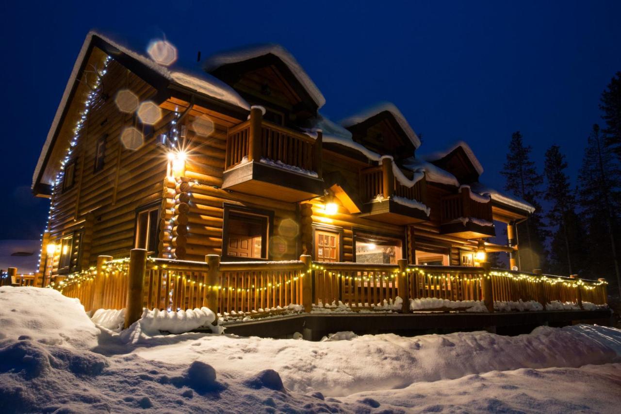Castle Mountain Chalets מראה חיצוני תמונה