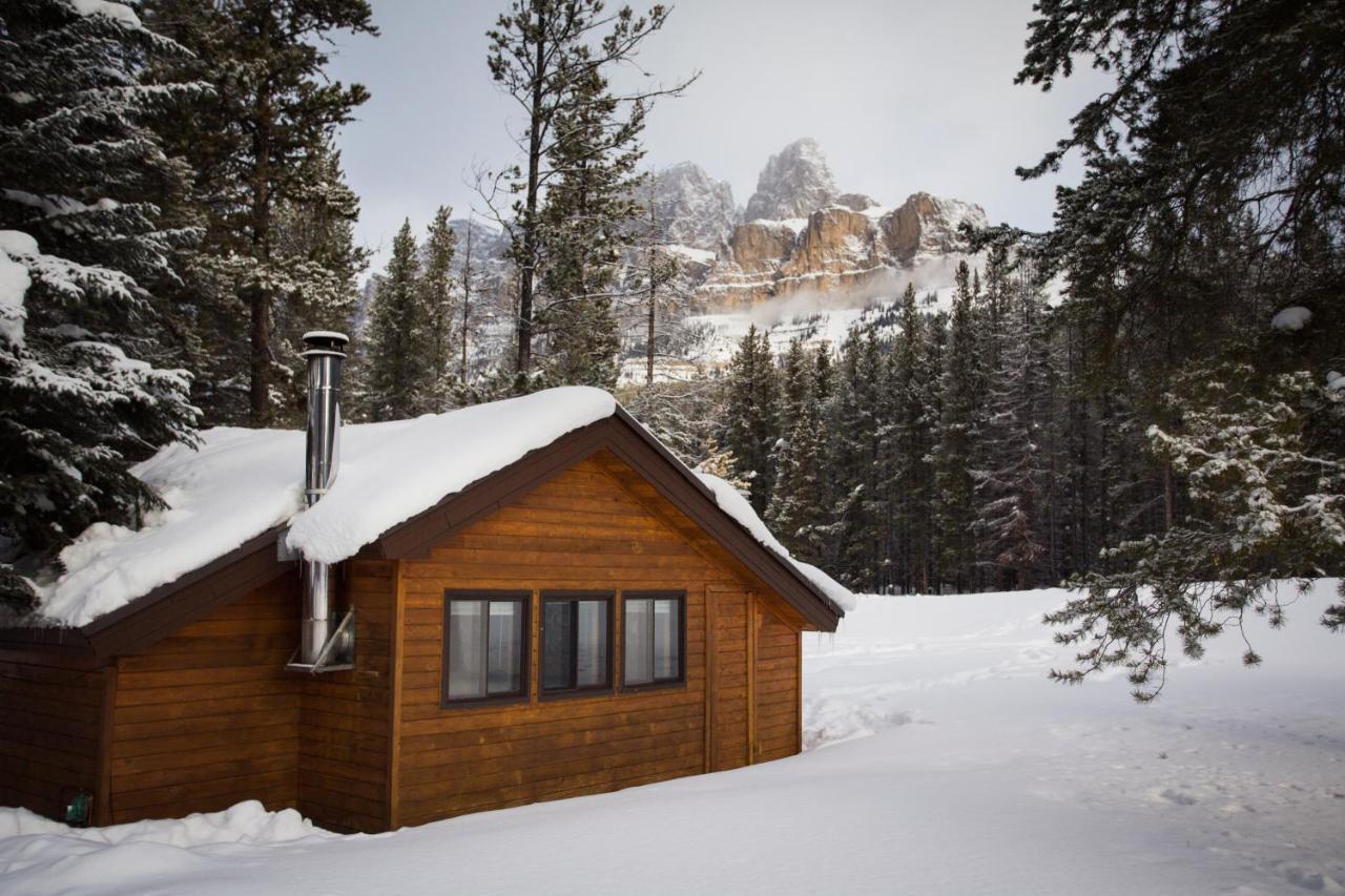 Castle Mountain Chalets מראה חיצוני תמונה