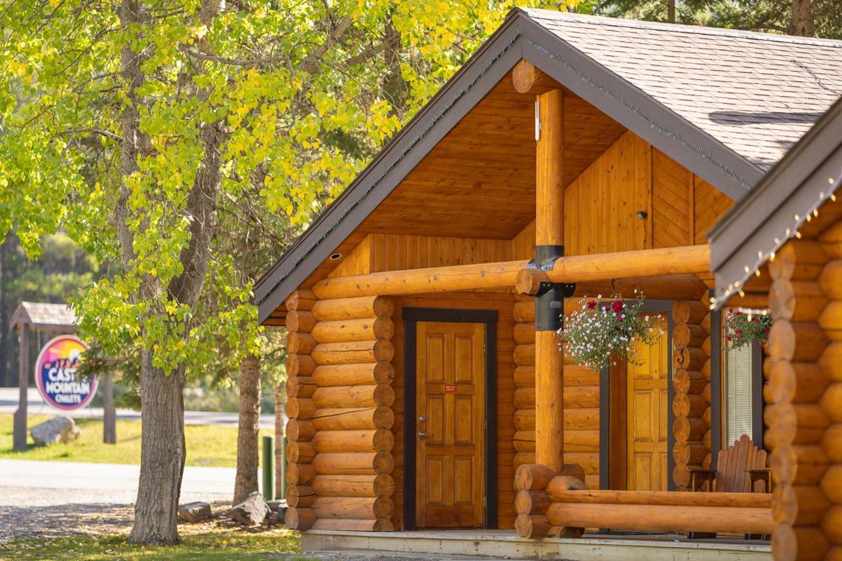 Castle Mountain Chalets מראה חיצוני תמונה