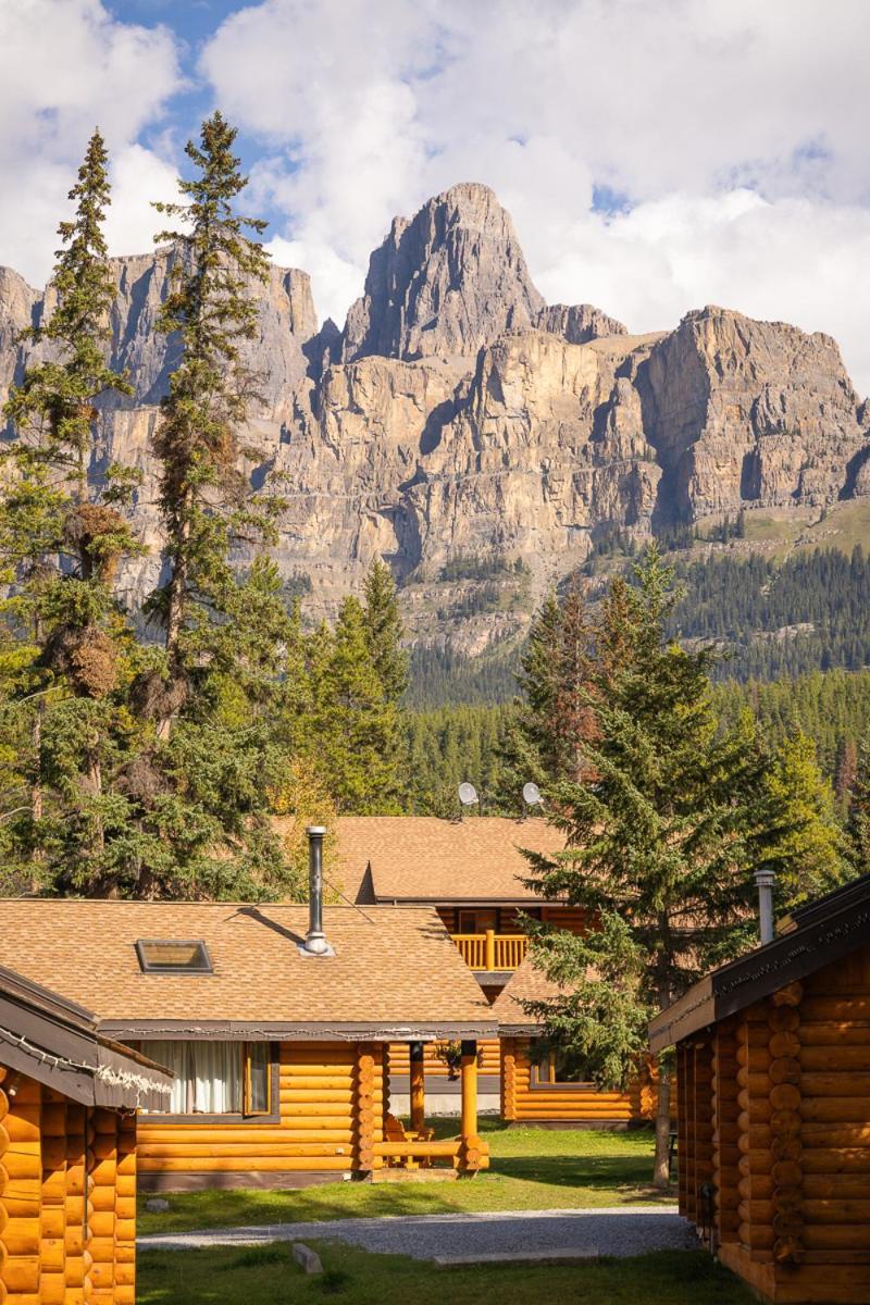 Castle Mountain Chalets מראה חיצוני תמונה