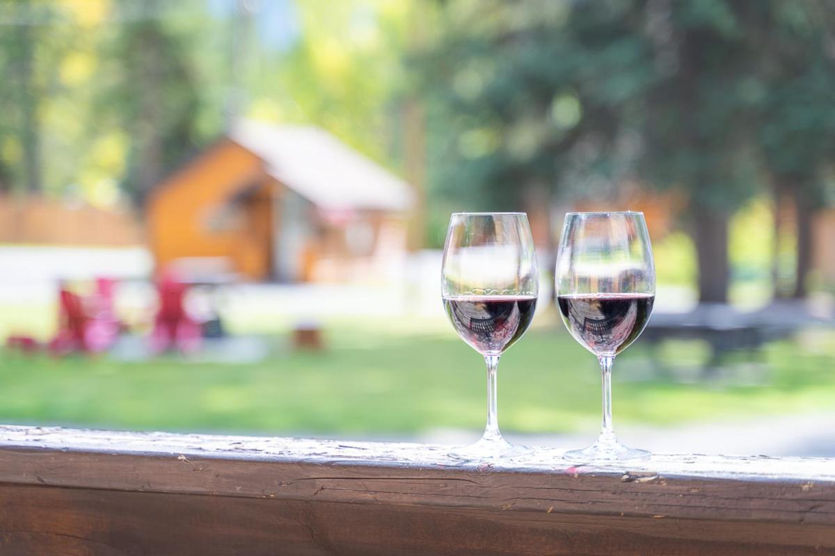 Castle Mountain Chalets מראה חיצוני תמונה